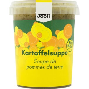 Soupe de pommes de terre et légumes racines